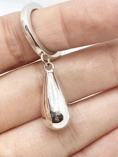 アクセサリー GUCCI Teardrop Designed Silver Ring Gucci Sterling Silver Teardrop Charm Ring Size 5.5 — DeWitt's